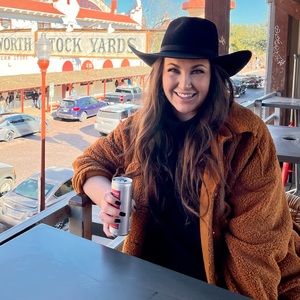 Meet your Posher, Caroline